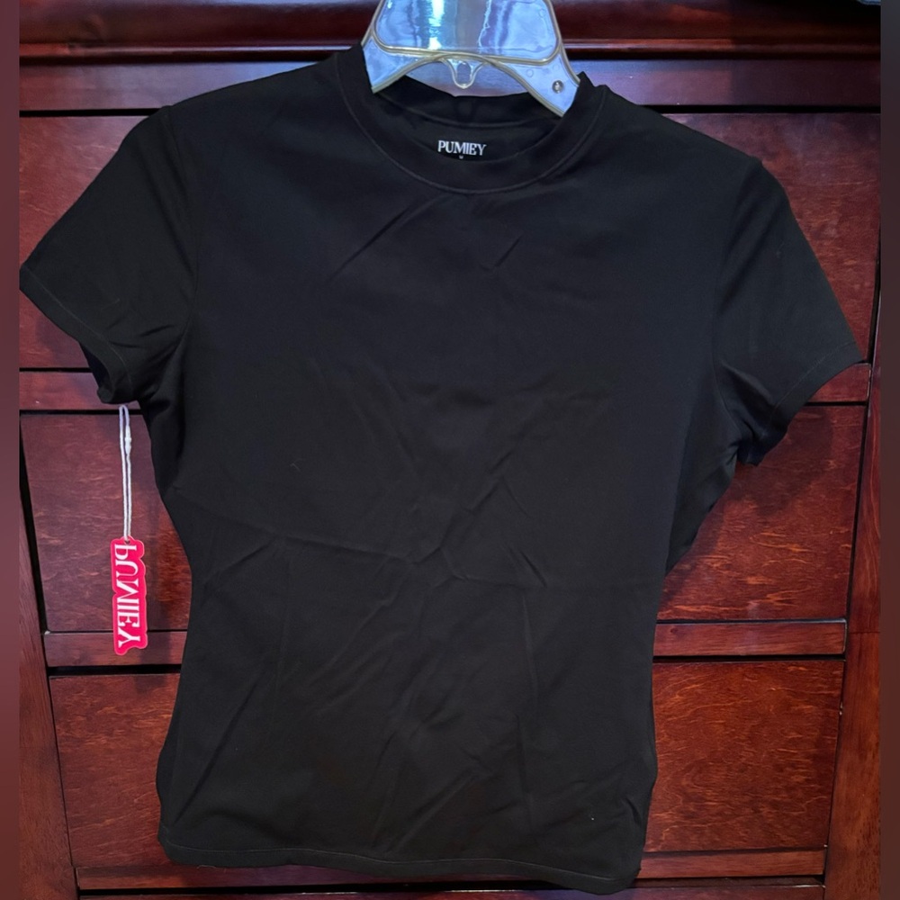 Women Pumiey Short Sleeve Black Tee Shirt